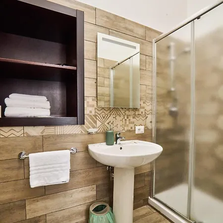 Via Niccolo Tommaseo 14 Apartment *