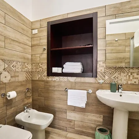 Via Niccolo Tommaseo 14 Apartment Naples