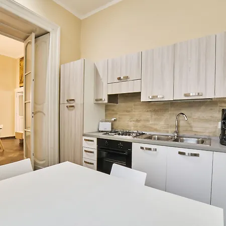 Via Niccolo Tommaseo 14 Apartament *